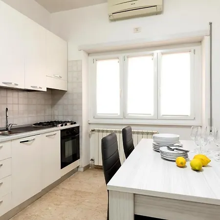 Garbatella Moderno Relax E Comfort Roma