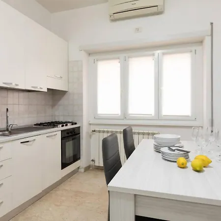 Garbatella Moderno Relax E Comfort Daire Roma